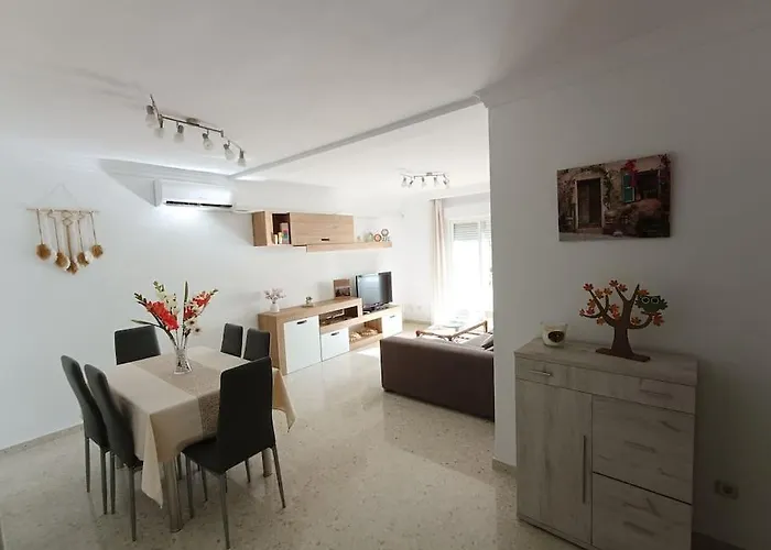 Апартаменты Spacious And Centrally Located In San Pedro De Alcantara