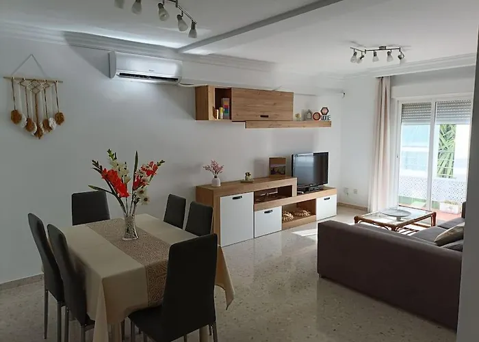Spacious And Centrally Located In San Pedro De Alcantara Апартаменты *