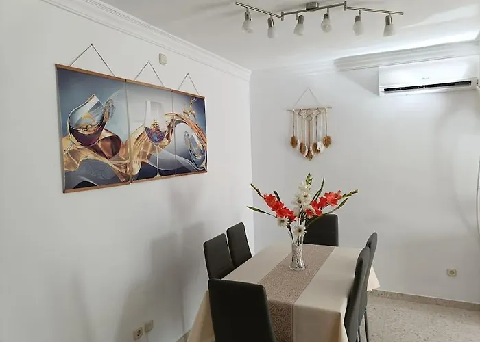 Spacious And Centrally Located In San Pedro De Alcantara Апартаменты *